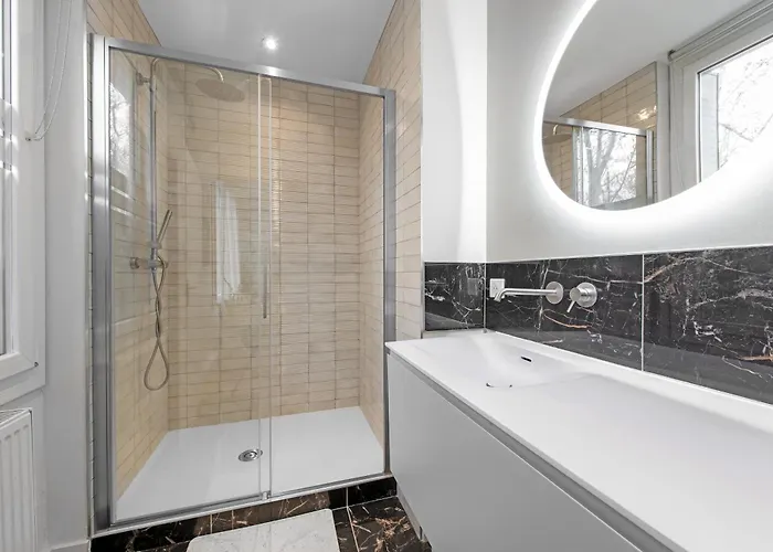 Le Sapphire Apartment *